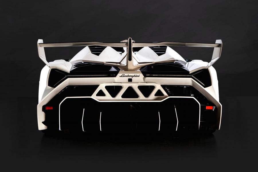  Lamborghini Veneno Roadster 2014 года  (фото 8 из 36)
